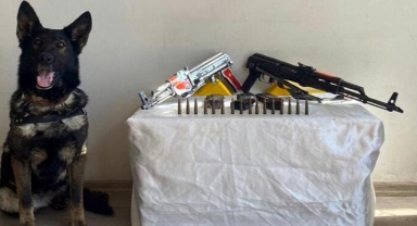 Çantasında 2 Kalaşnikof ile yakalanan şüpheli tutuklandı