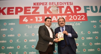 Efsane Müdür Kitap Fuarı’nda   