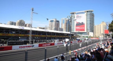 Formula 1 Bakü Grand Prix'sinde kazanan Sergio Perez