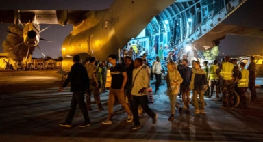 Fransa, Sudan’dan 388 kişinin tahliye edildiğini duyurdu