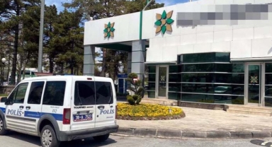 Güvenlik görevlisi tabancasını temizlerken kendini vurdu