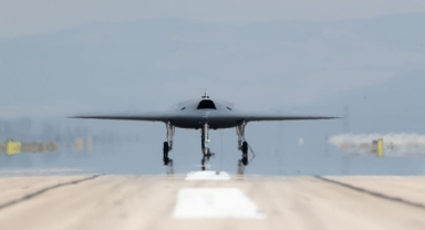 İnsansız savaş uçağı ANKA-3 ilk kez piste çıktı, uçuşa hazırlanıyor