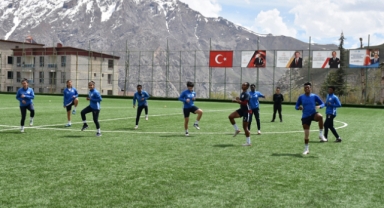 Kadrosunu güçlendiren Hakkarigücü, play-off turunu geçmek istiyor