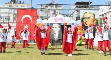 Konyaaltı kreşlerinde 23 Nisan coşkusu