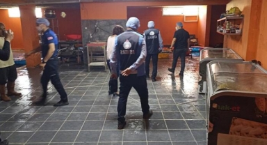 Mersin'de kaçak sakatat deposuna baskın