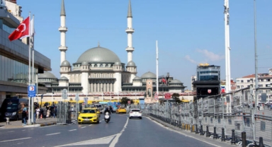 Taksim'de 1 Mayıs hazırlıkları