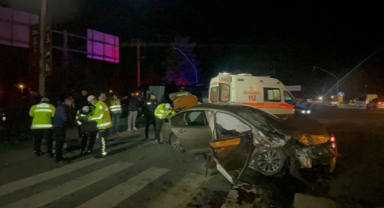 Tekirdağ'da minibüs ile otomobilin çarpıştığı kazada 20 kişi yaralandı