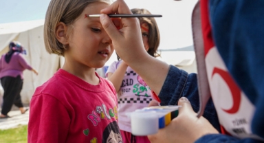 Türk Kızılay çocukların bayram sevincine ortak olacak
