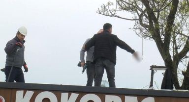 Üsküdar'da yıkımı silahıyla engelledi