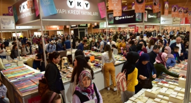 Usta yazarlar Kitap Fuarı’nda