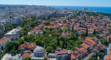 Yabancıya her 100 konuttan 38'i, Antalya'da satıldı