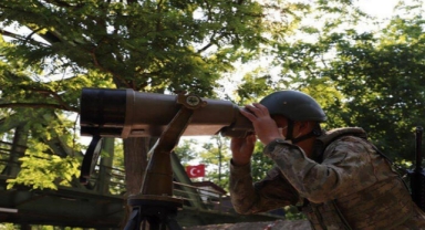 Yunanistan sınırında 1'i PKK/KCK mensubu 3 kişi yakalandı