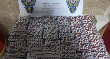 3 bin 246 uyuşturucu hap bulunan otomobildeki 2 kişi tutuklandı