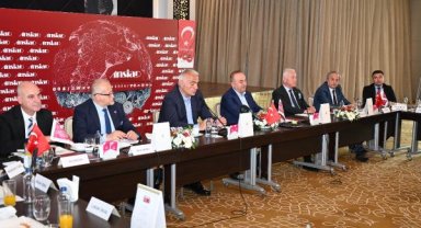 ANSİAD iki bakanı ağırladı