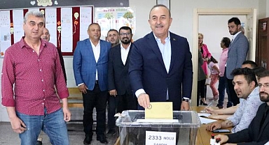 Antalya'da oyunu kullanan Bakan Çavuşoğlu: İkinci tura da iyi hazırlandık