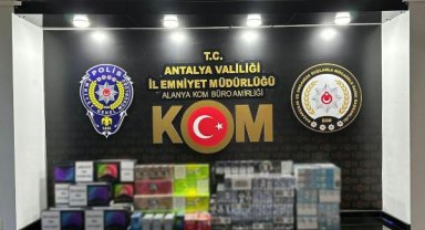 Antalya polisi 2 bin 500 paket gümrük kaçağı sigara ele geçirdi