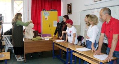 Antalya'da sandık görevlileri yemin ederek göreve başladı