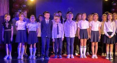 Antalya'daki Rus ve Ukraynalı öğrenciler karnelerini aldı