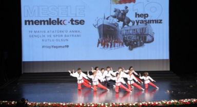 Atatürk Kültür Merkezi'nde 19 Mayıs coşkusu