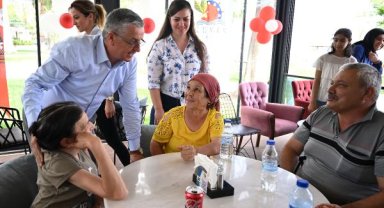 Başkan Topaloğlu'ndan engellilere deniz şezlongu