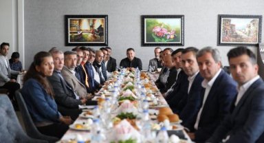 Başkan Yücel doğu muhtarlarıyla buluştu
