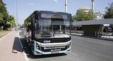 Başkasının kartı ile otobüs kullandı, yakalanmamak için kameraları söktü
