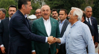 Çavuşoğlu’na desteğe geldi