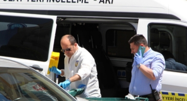 Cesedi elbise  dolabından çıktı