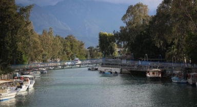 Depremden etkilenen Arsuz'da hasar gören turistik tesisler onarılıyor