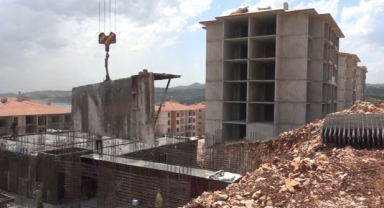 Depremin merkez üssü Pazarcık'ta deprem konutlarının inşası sürüyor