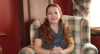 Depremzede yazar 'Bağ' ile ödül aldı