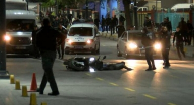 Fatih'te ilçe seçim kurulu önündeki hareketli dakikaların detayları