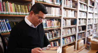 Gecekondu gitti, kütüphane geldi