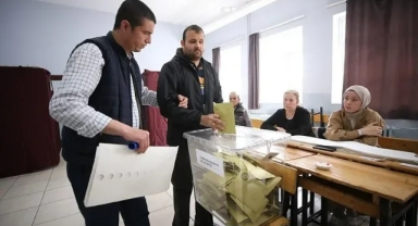 Görme engelliler oylarını özel şablonla kullandı