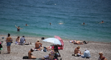 Güneşi gören denize koştu