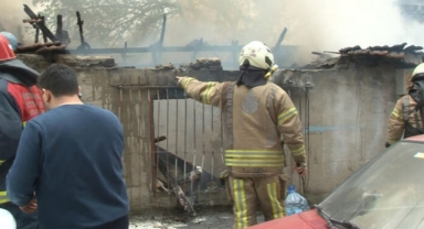  Arnavutköy'de gecekondu yangını