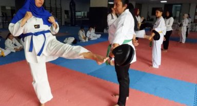 Hamile tekvandocu kuşak atladı