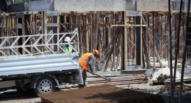 Hatay Arsuz'da kalıcı köy evlerinin inşası sürüyor