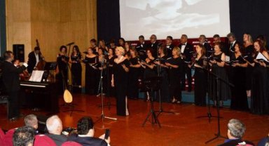 İş insanlarından anlamlı konser