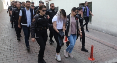 Kayseri'de uyuşturucu operasyonunda yakalanan 38 zanlı adliyede