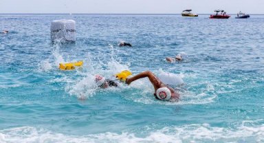 Kemer'de kulaçlar yarışacak