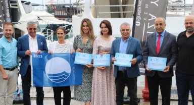 Kemer'de marina ve 4 tekneye mavi bayrak