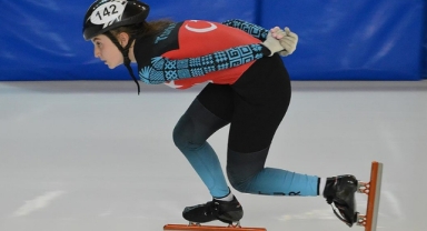 Merakla başladığı sürat pateninde Türkiye rekoru kırdı