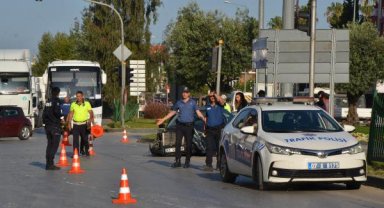 Midibüs ile otomobil çarpıştı; 12 yaralı