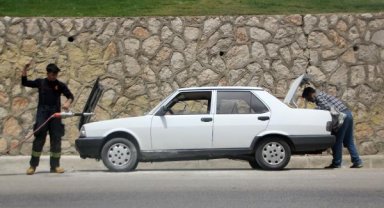 Otomobilde yangın çıktı