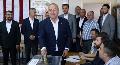 Oyunu Antalya'da kullanan Çavuşoğlu: Zarfa zor sığdı, katla katla bitmedi