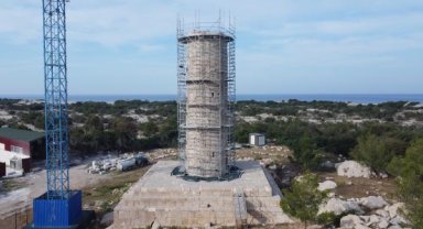 Patara Deniz Feneri'nin son basamağı yerine konuldu