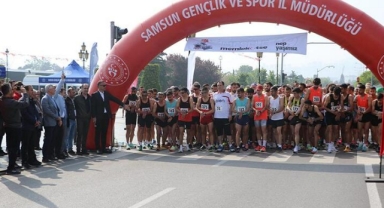 Samsun'da 19 Mayıs Yarı Maratonu koşuldu