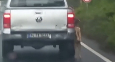 Sarıyer'de pikapta asılı şekilde taşınan köpek görüntüsü tepkilere neden oldu