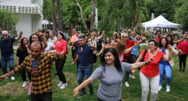 Şenlik havasında Hıdırellez kutlaması